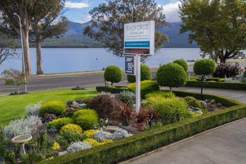 Radfords On The Lake Te Anau Exteriör bild